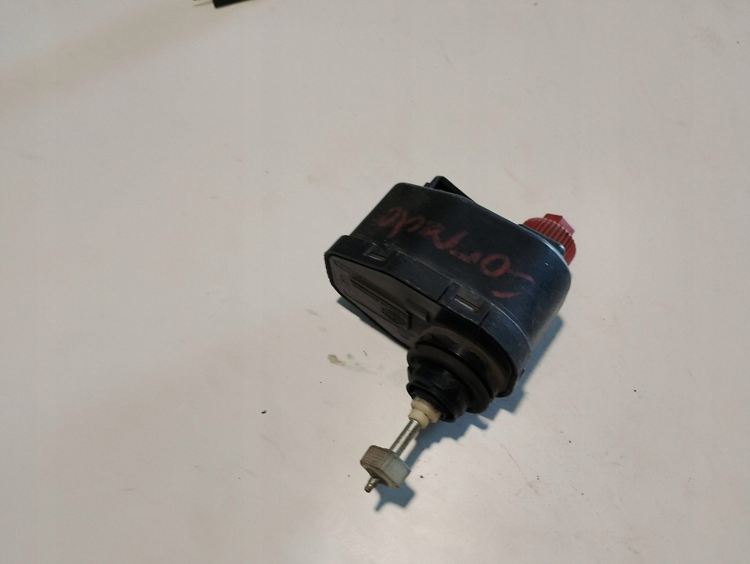 Motor de ajuste farol OEM 535941295A - Usado image 3