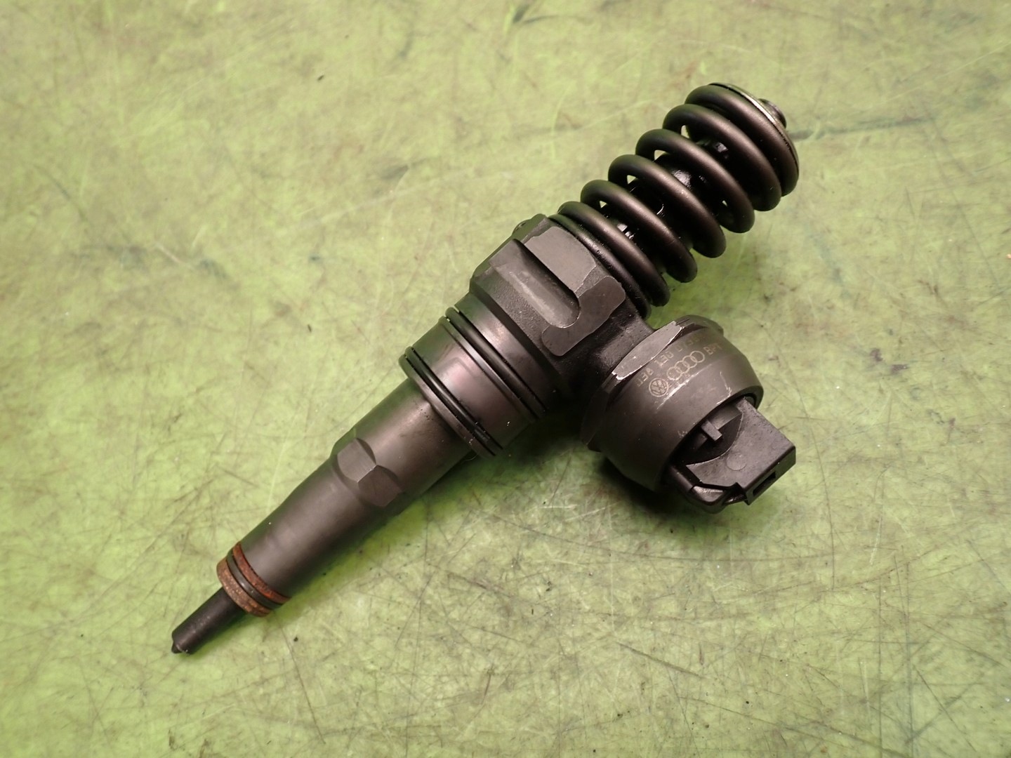 OEM 038130073BP Pumppusuutin 1.4/1.9 TDI:lle