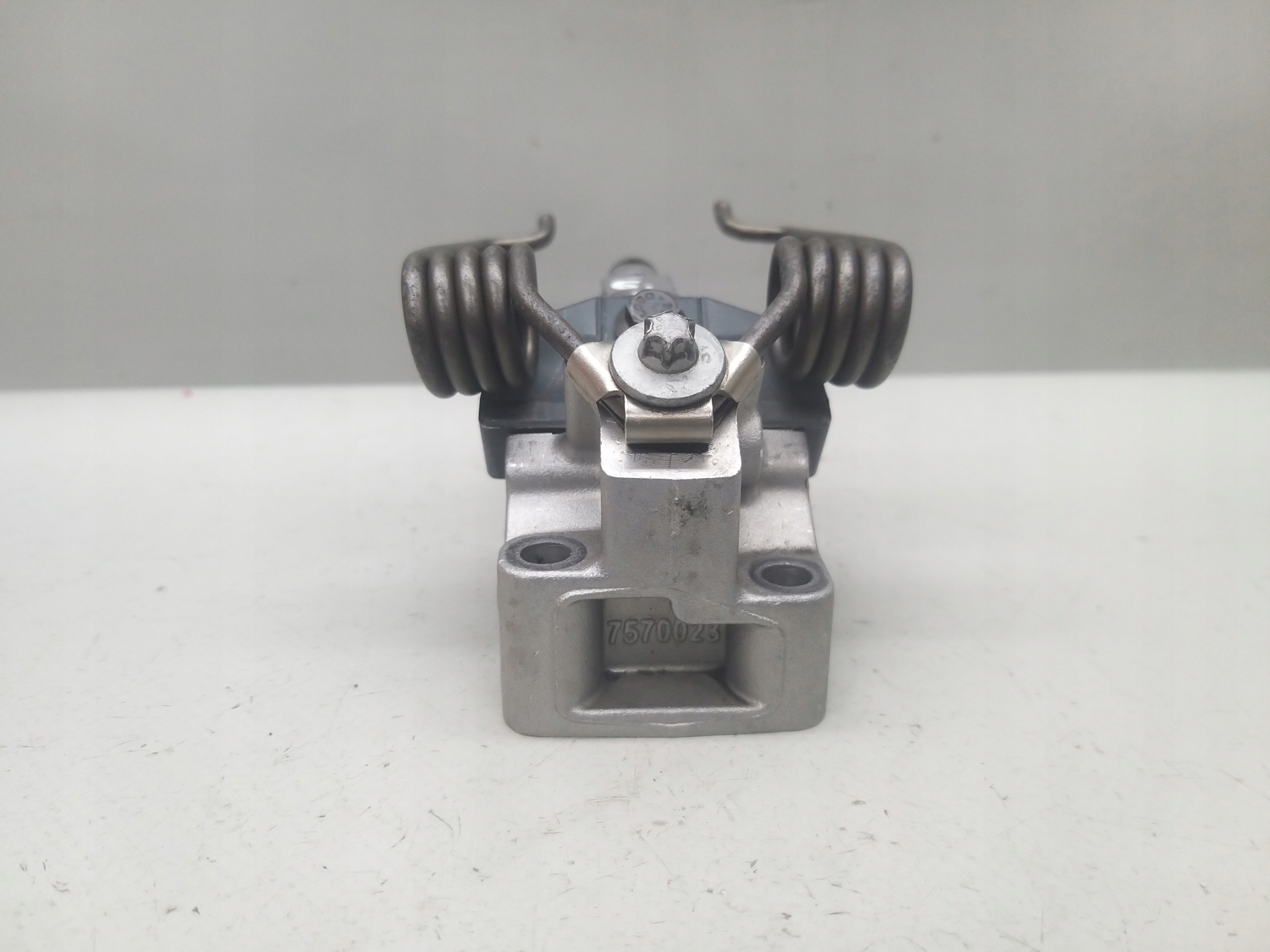 Stegbrücke Lager Schale Welle 6 1.6 VTI 5F01 Partner Berlingo 308 R56 7570023 image 3