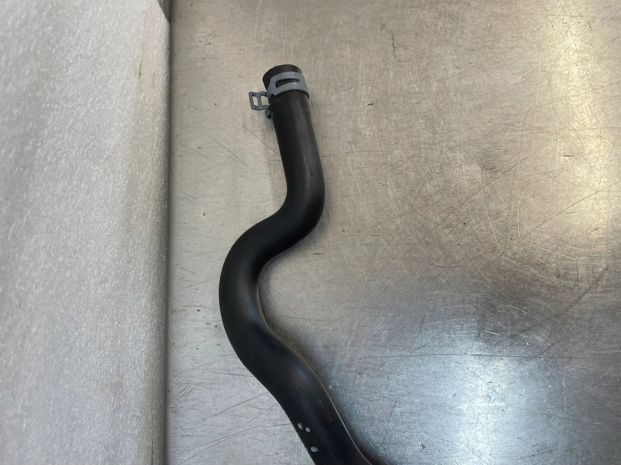 Nissan NV300 Öljytäyttökorkki OEM 8200795333