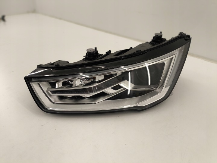 Vasen etuvalo Xenon Audi A1 I Lift 8XA 15-18