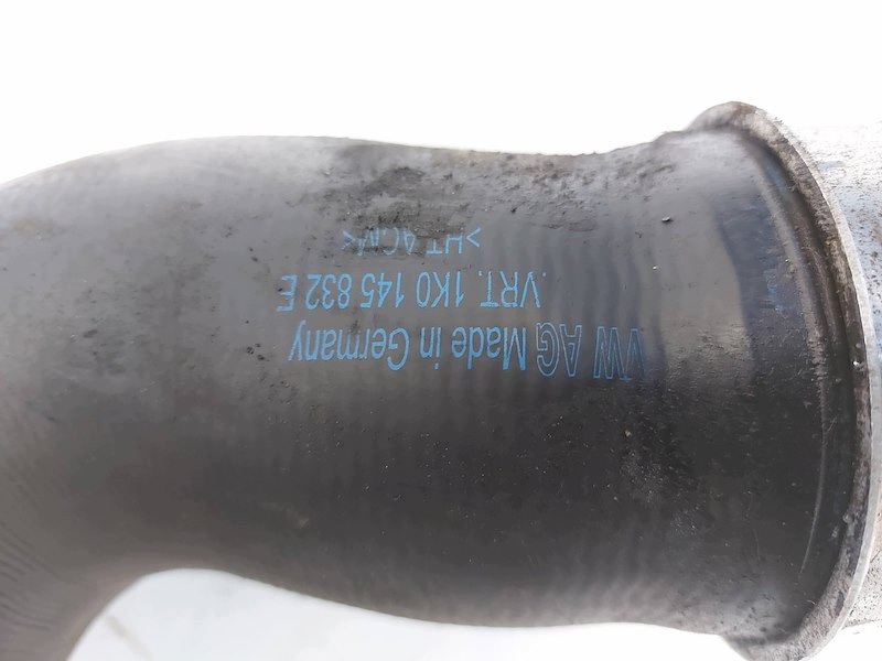 Intercoolerin putki AUDI TT (8J3) 1K0145832E 2.0L bensa 147kW 2007