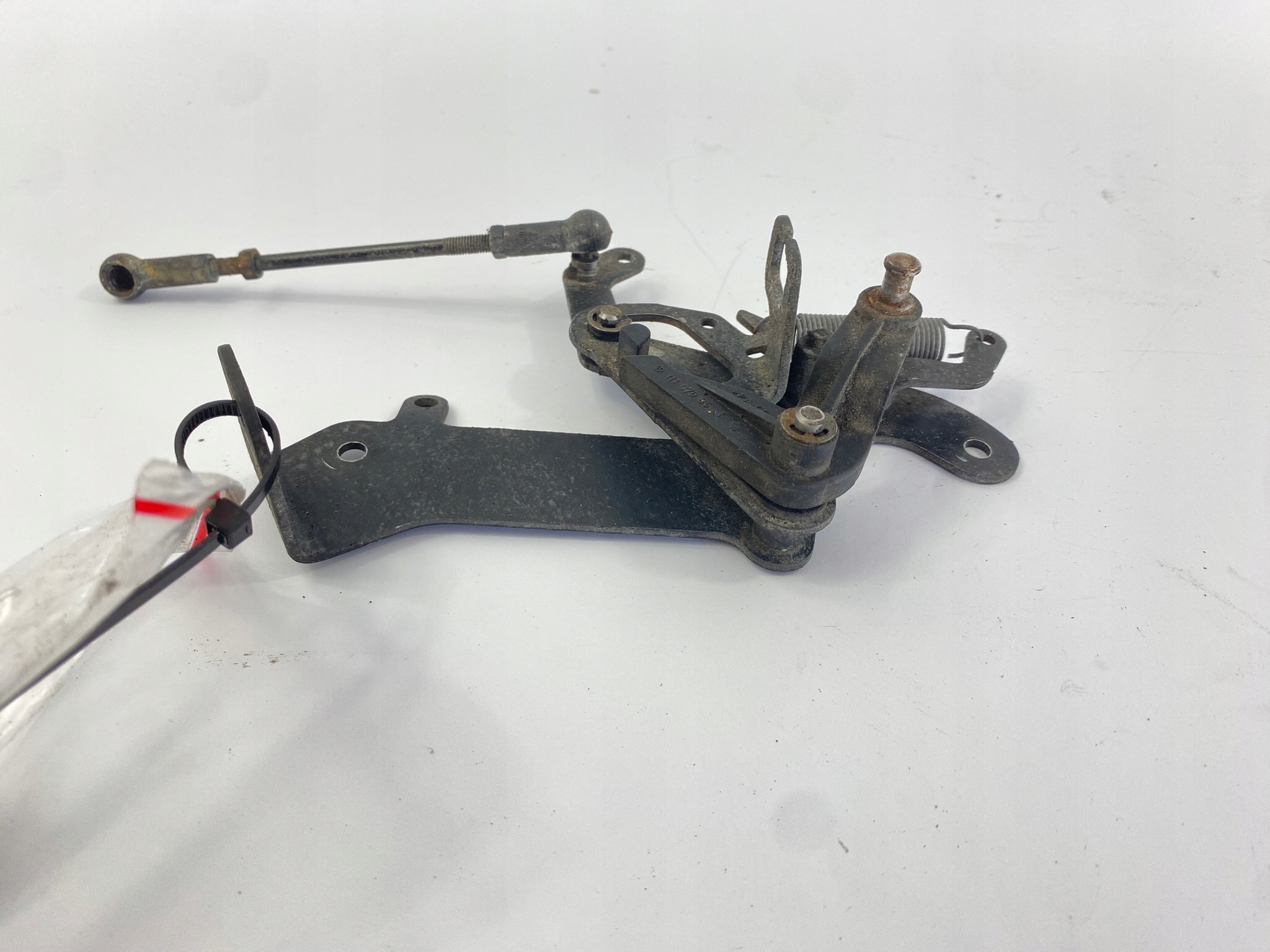 Mécanisme de Liaison Accélérateur Mercedes W124 M111 image 4