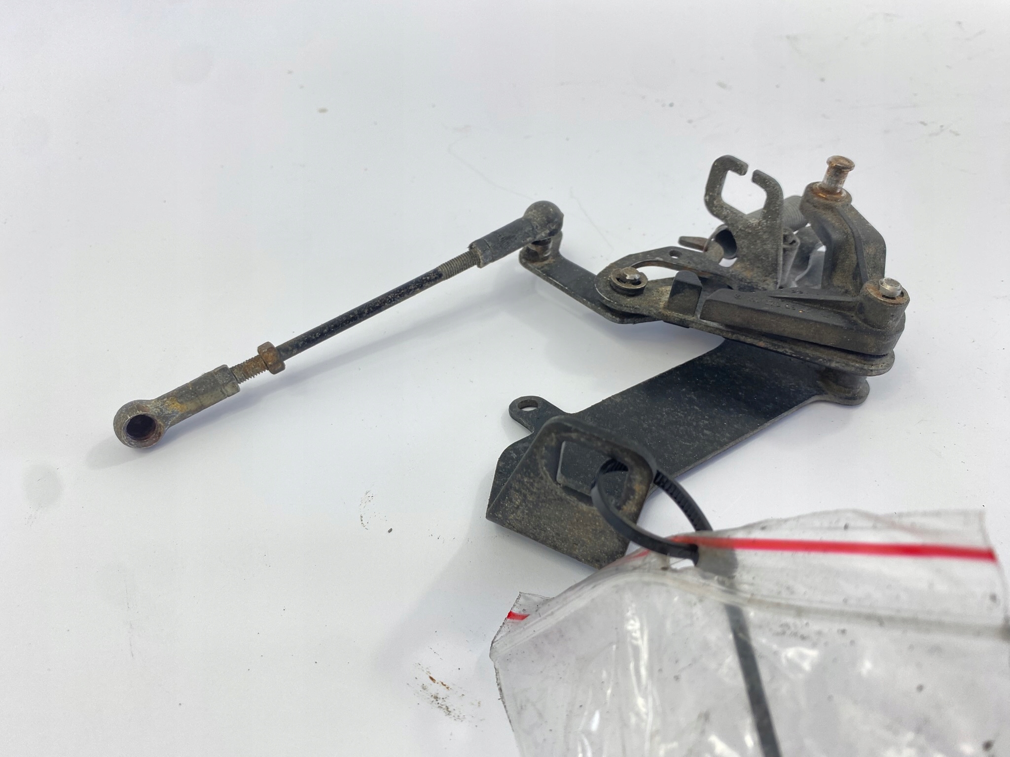 Mécanisme de Liaison Accélérateur Mercedes W124 M111 image 6