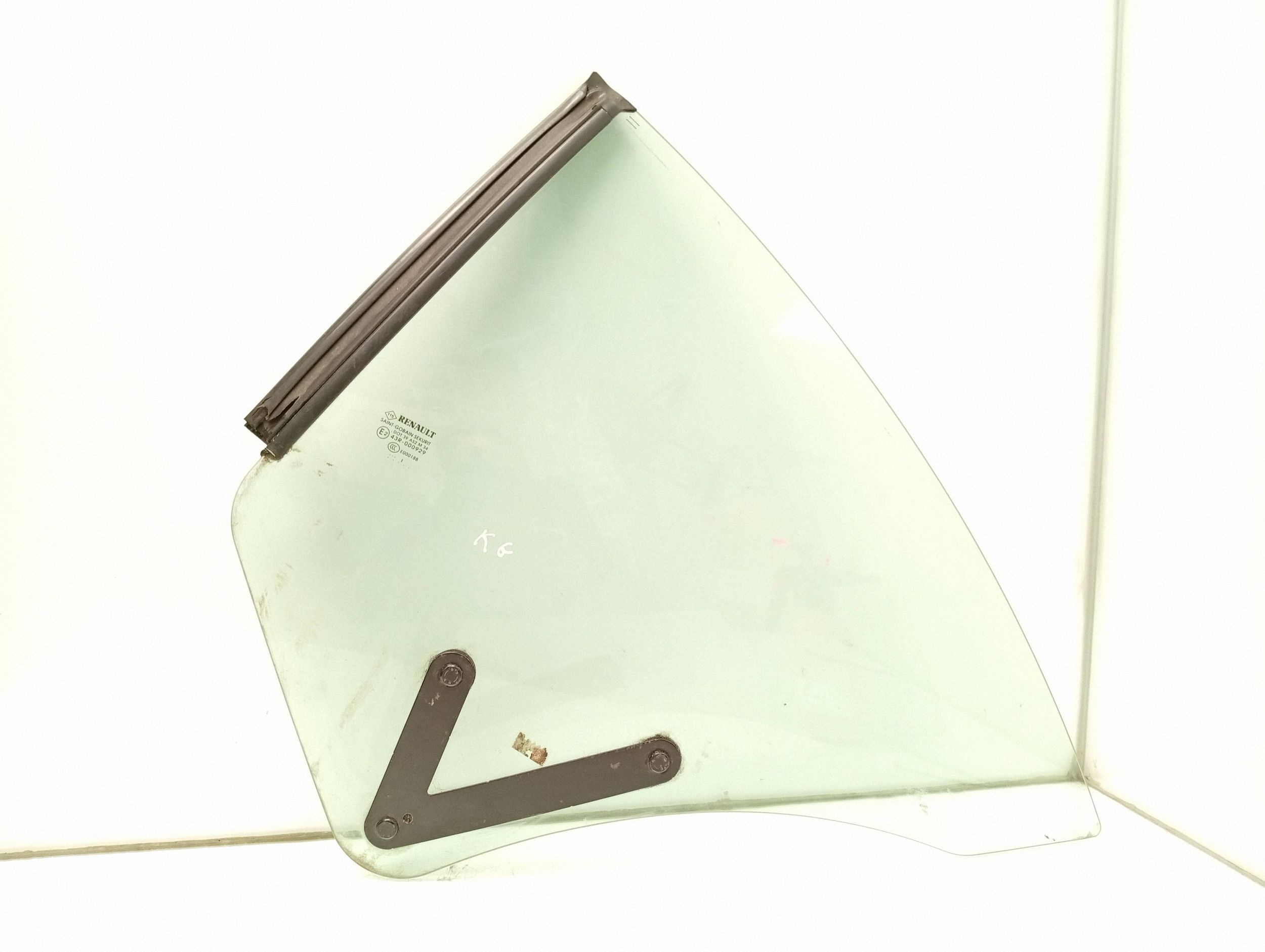 OEM 43R-000929 Vitre de garde-boue arrière droit Renault image 2