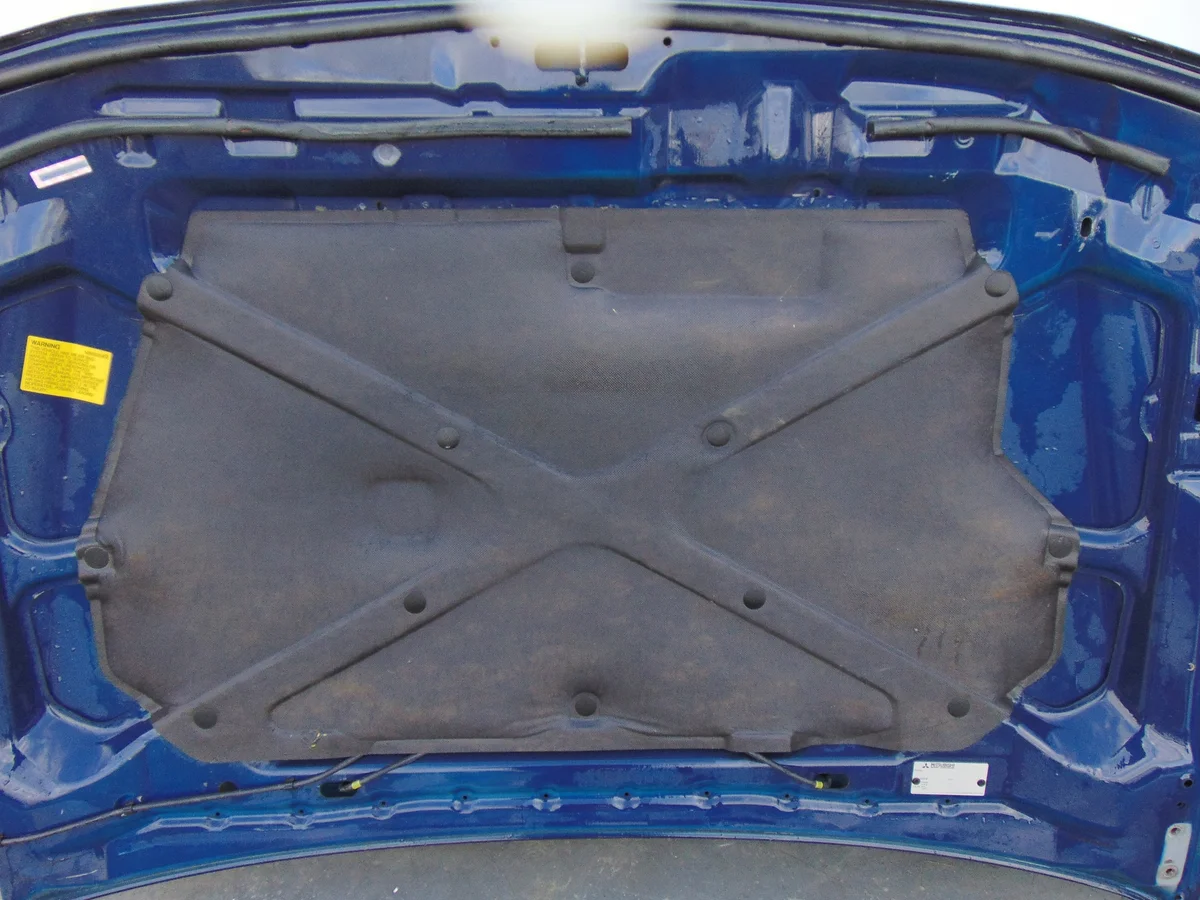 Poggiatesta Mitsubishi Pajero III 99-06 Usato