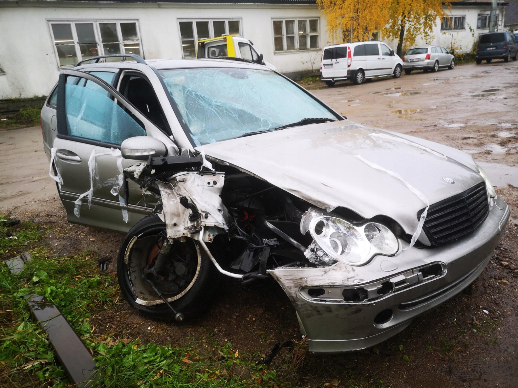 Pompe à vide Mercedes-Benz C W203 image 4