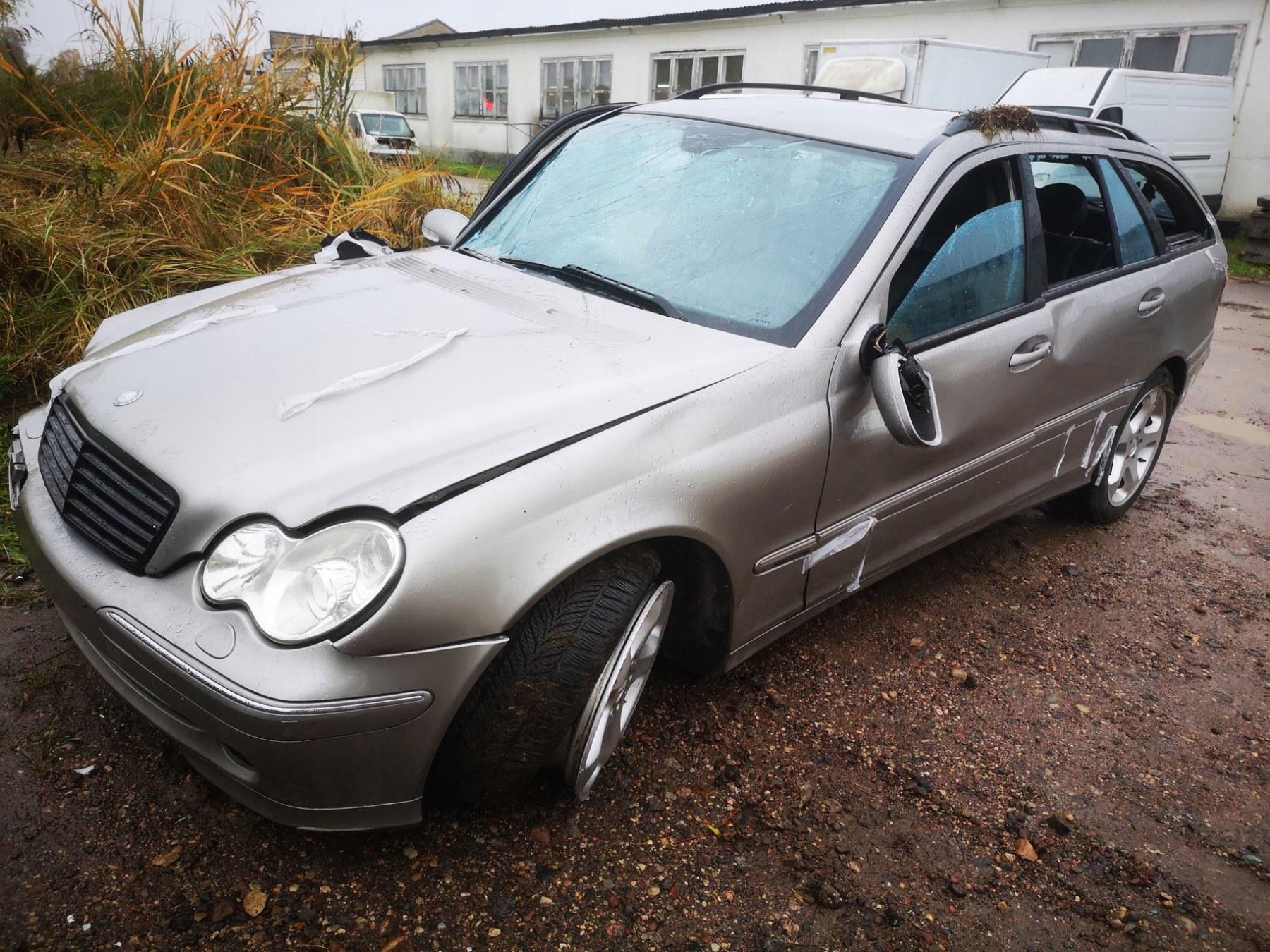 Pompe à vide Mercedes-Benz C W203 image 5