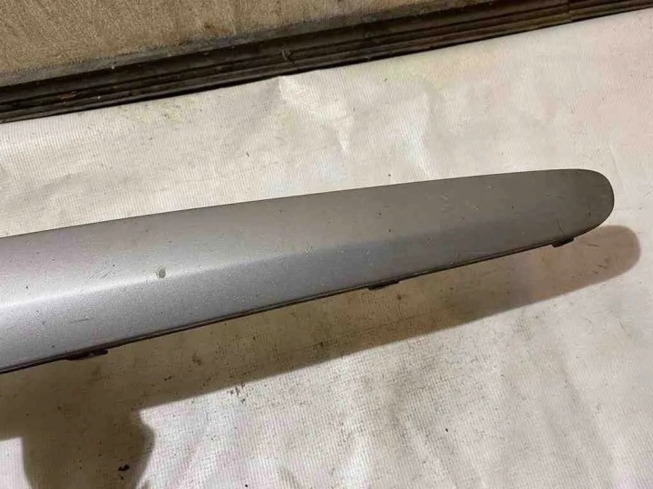 Mercedes-Benz OE A2118850521 friso do para-choque
