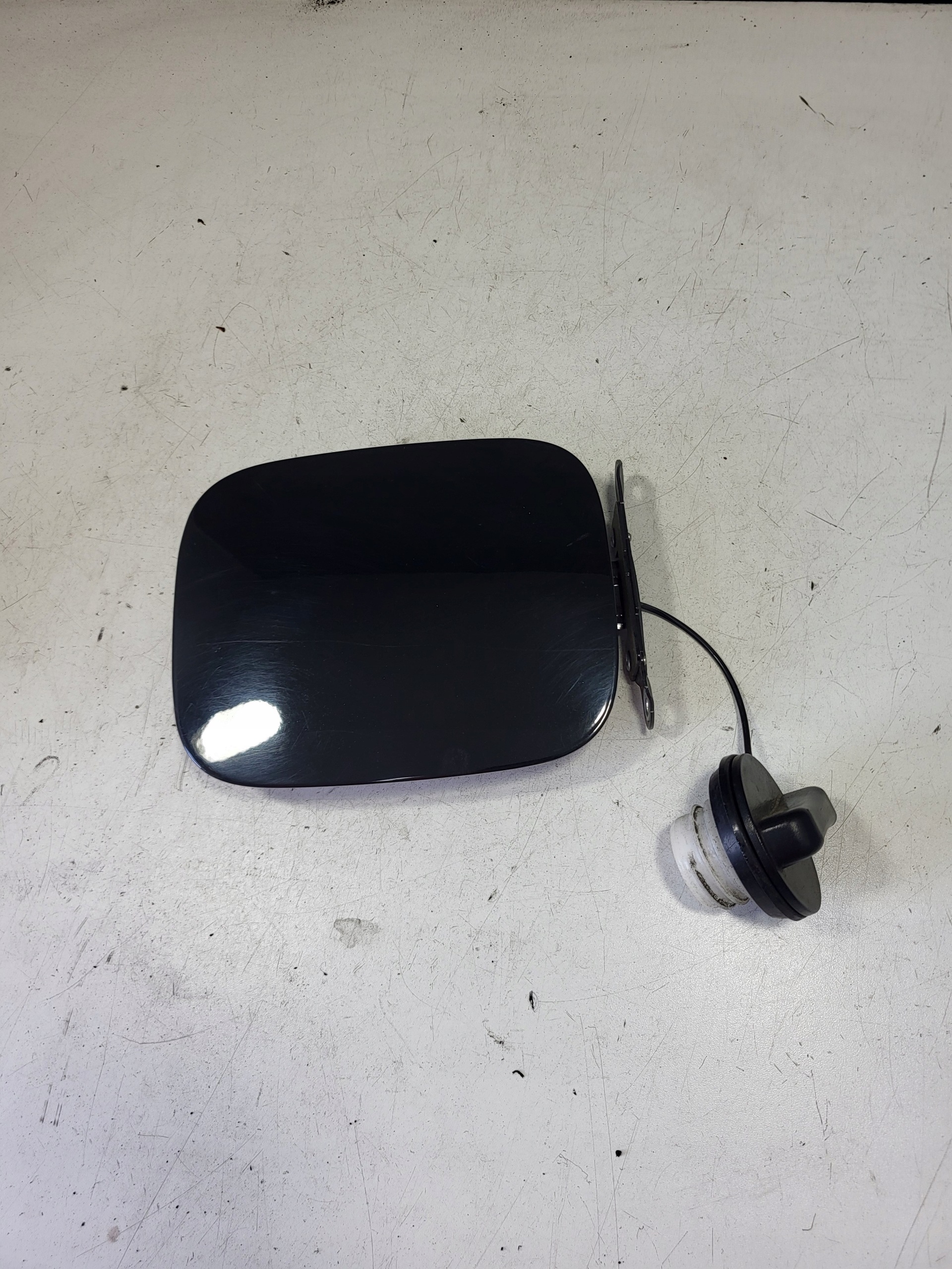 Bränsletankslock OEM 788308330R för Renault KADJAR image 2