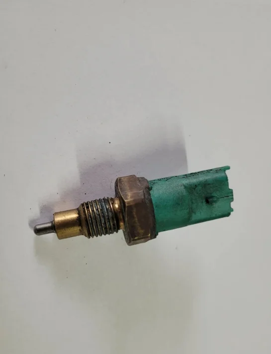 Peruutusanturi Renault 1.5 DCI 8200177710