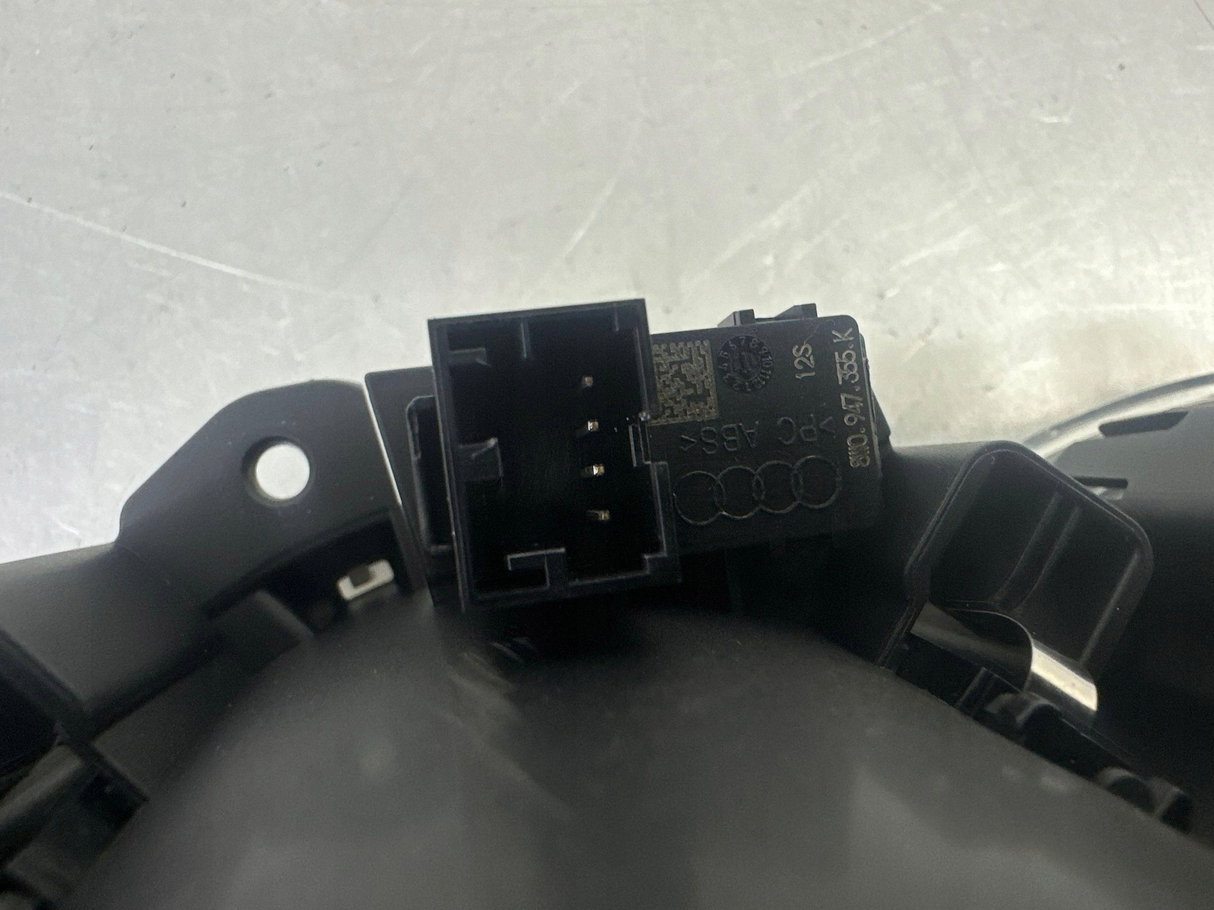 Porte-gobelet Audi A4 B9 OEM 8W0862533A/B image 7
