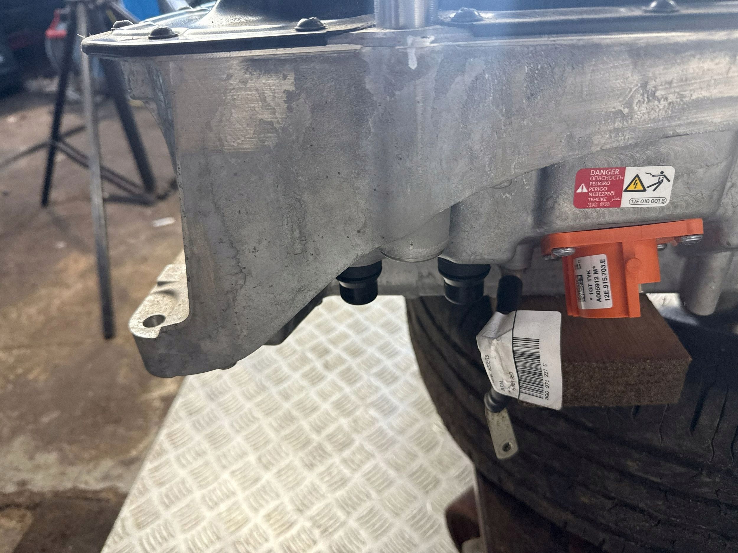 Bateria Cupra usada OEM 5WA915588E 15Ah image 10