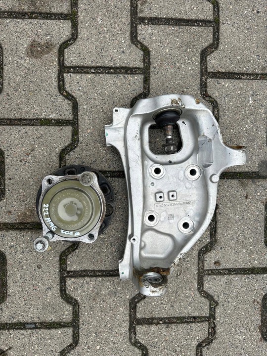 MOZZO STERZO MERCEDES AMG GT W190 DESTRO 222 A222 A2223340000 A1902400
