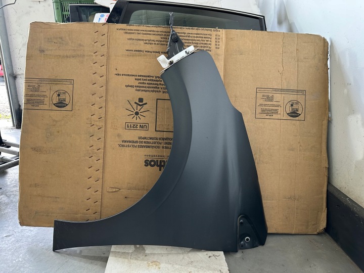 Linker Kotflügel PEUGEOT 208 12-19 EWW