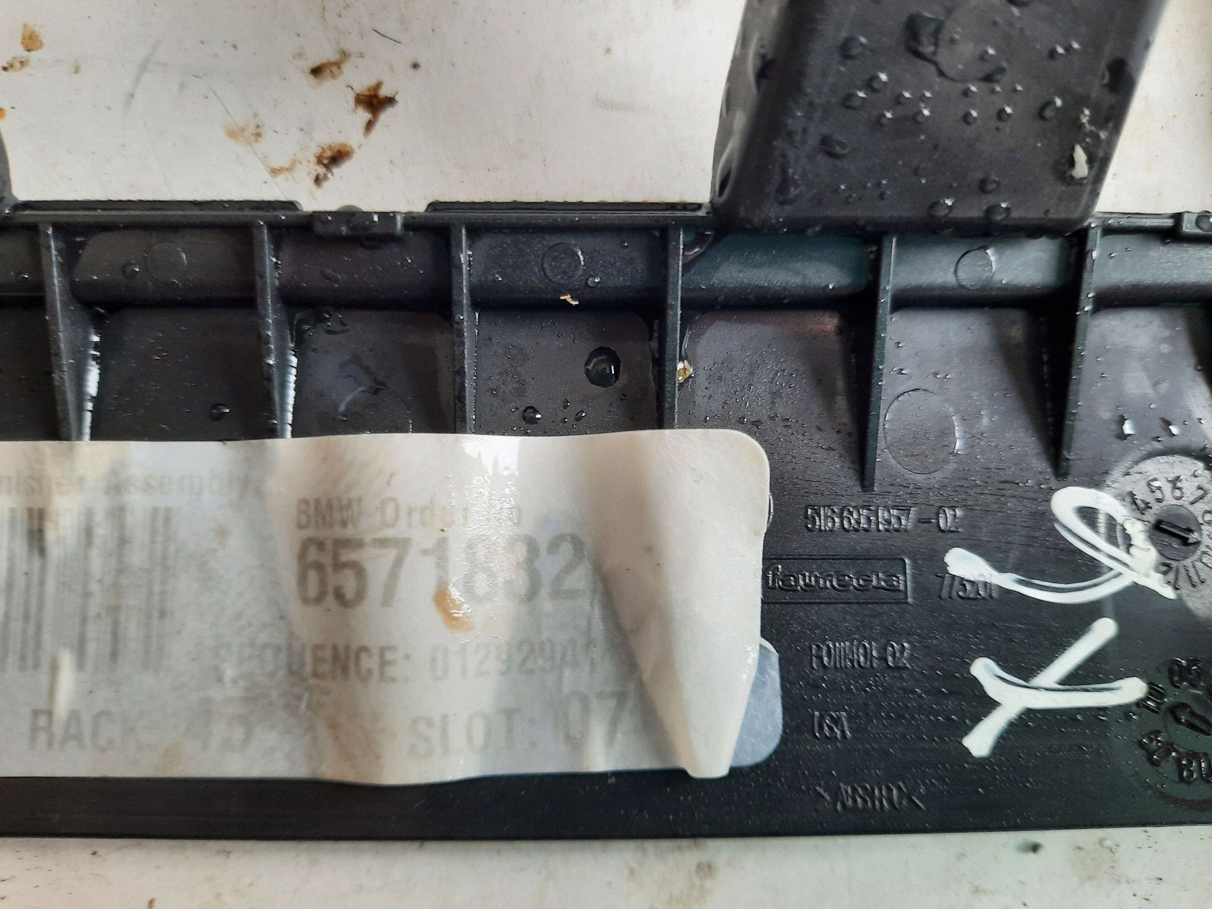 BMW X6 E71 5166954957 Rear Ashtray Frame image 4