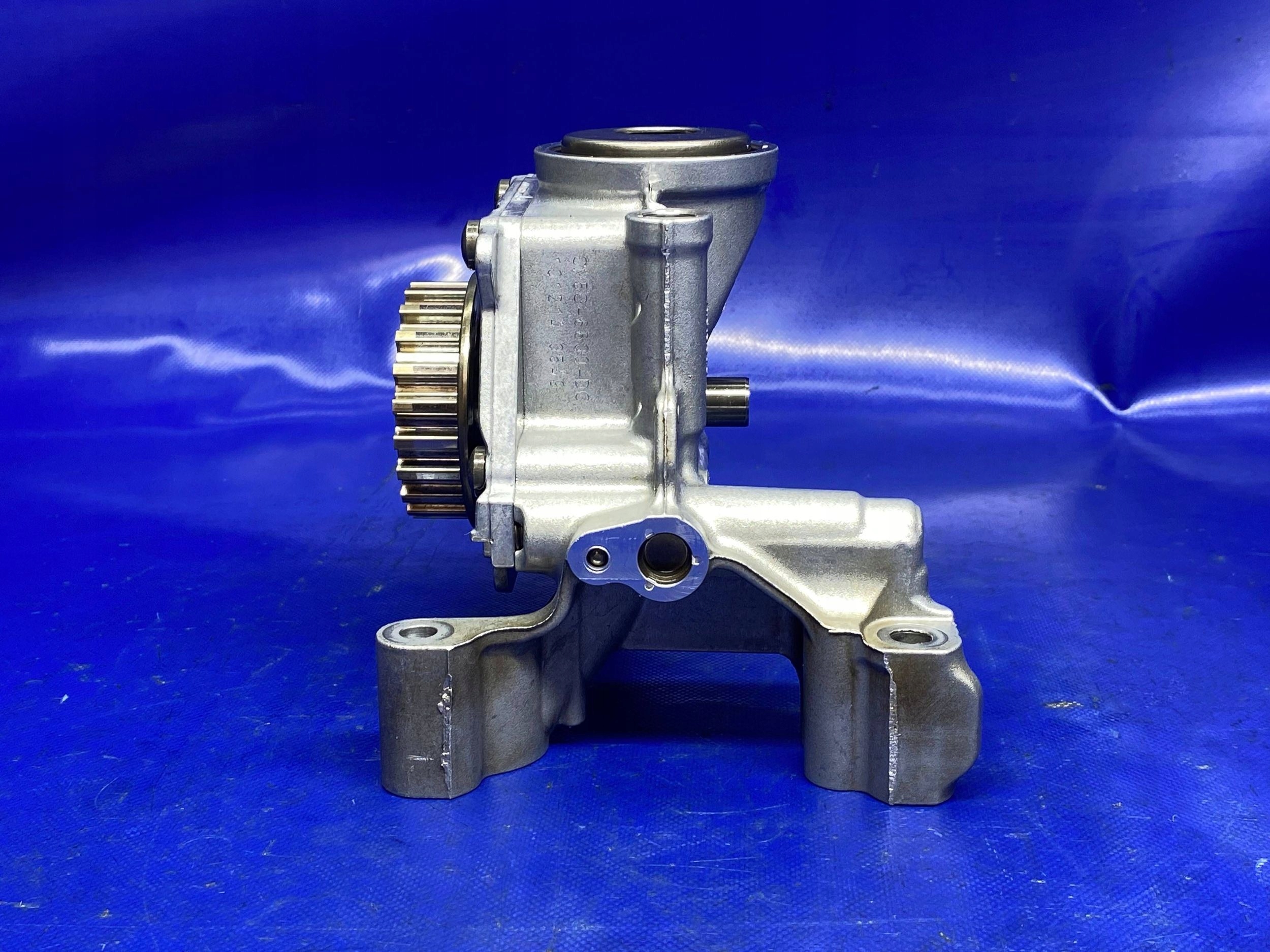 Öljypumppu Ford OE CM5G6600DC - Käytetty kunto