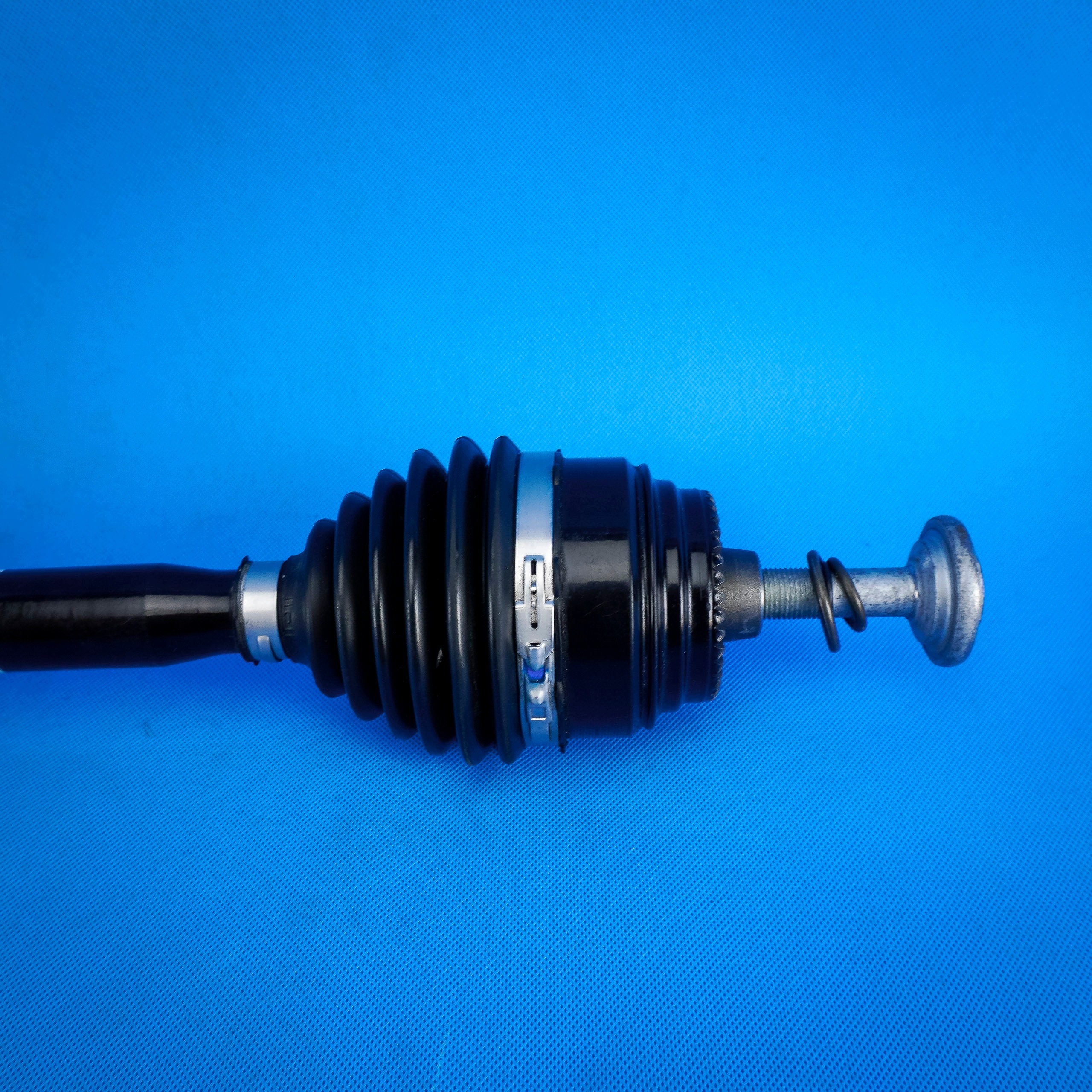 Oikea etuakseli BMW G01 G02 G08 F97 F98 8643184