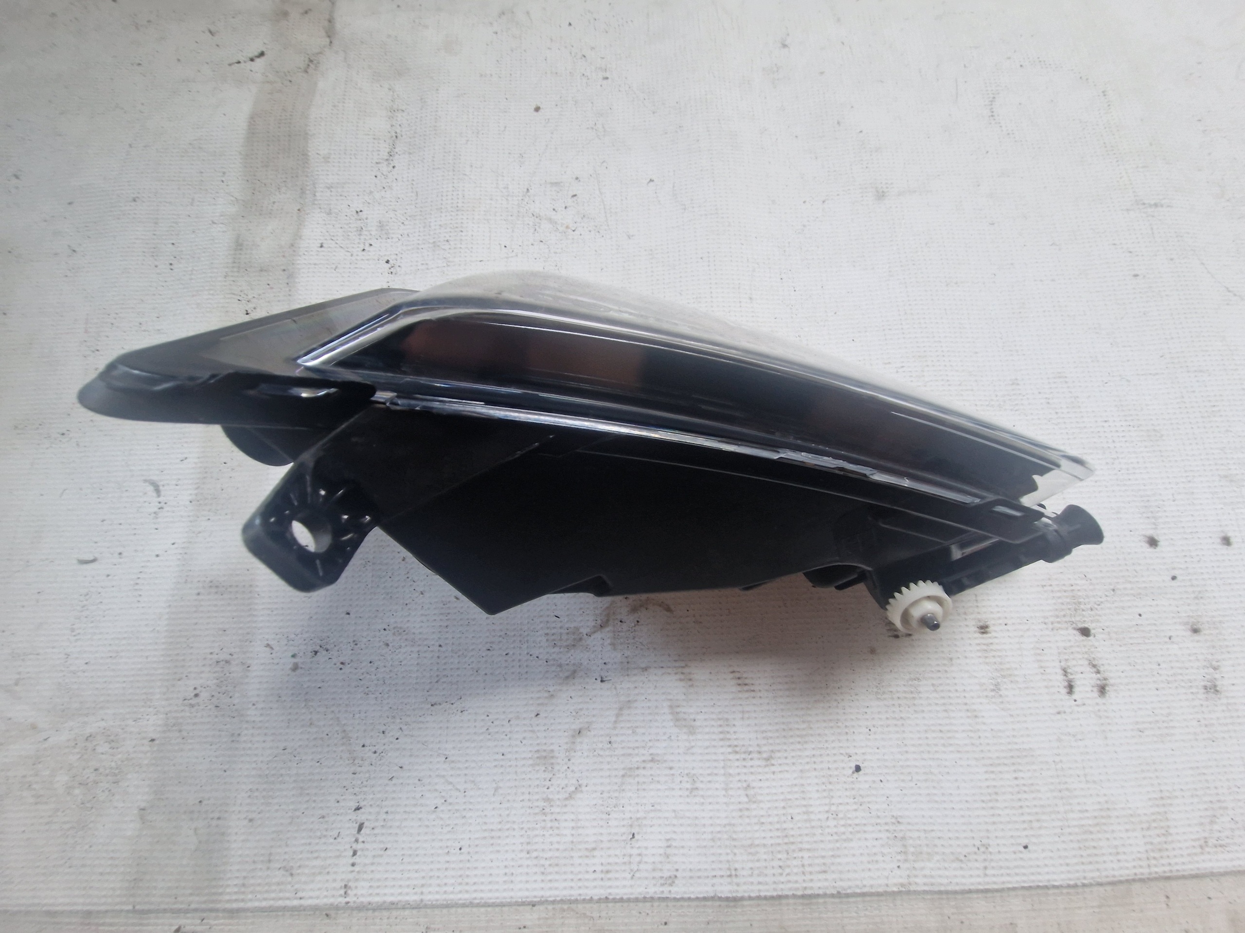 Halogen Höger Octavia III Lift image 2