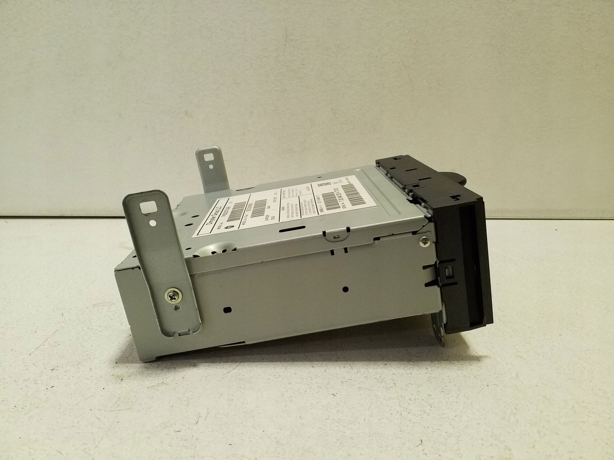 JEEP CHEROKEE KL changeur CD P68225372AB image 3