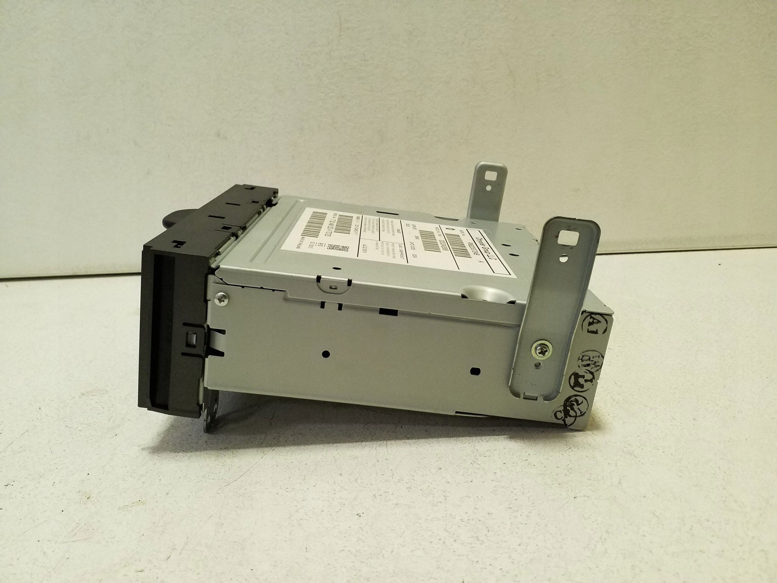 JEEP CHEROKEE KL changeur CD P68225372AB image 5