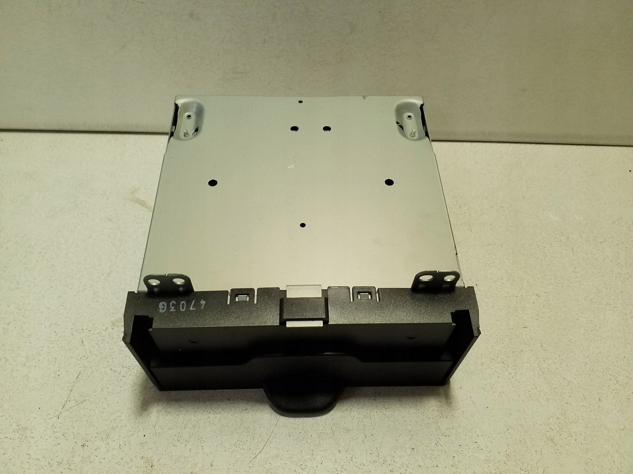 JEEP CHEROKEE KL changeur CD P68225372AB image 8