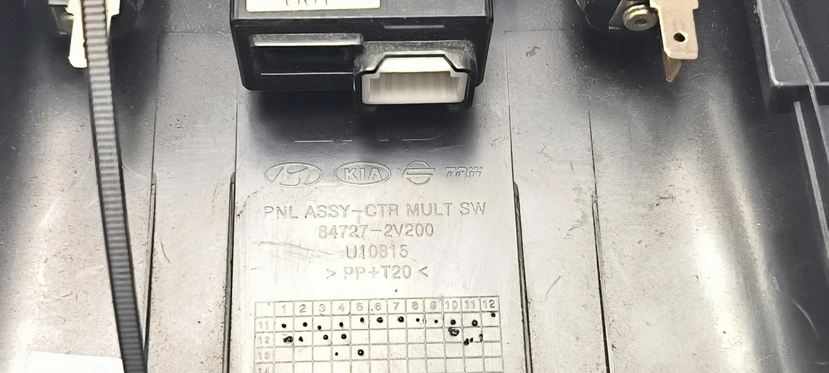 Aux/USB-pistoke Hyundai Veloster 84727-2V200 image 3