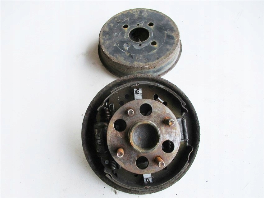Höger Baknav Toyota Yaris II 2006-2011 OEM image 2