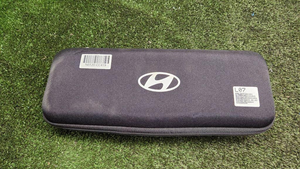 Enchufe de carga Hyundai OEM 916B1GI040HA para IONIQ 5 image 2