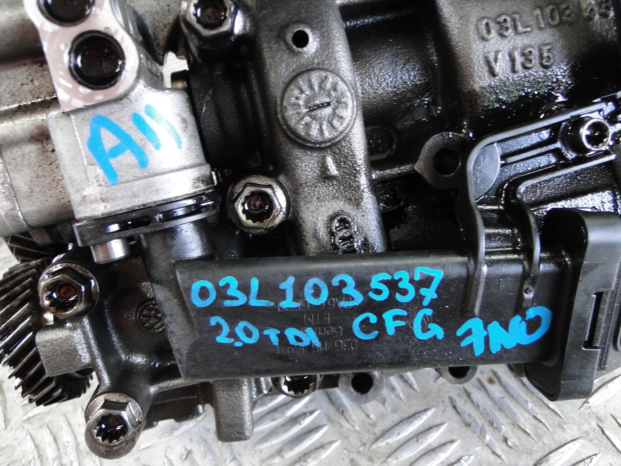 Öljypumppu OEM 03L103537 VW Audi 2.0 TDI:lle image 6