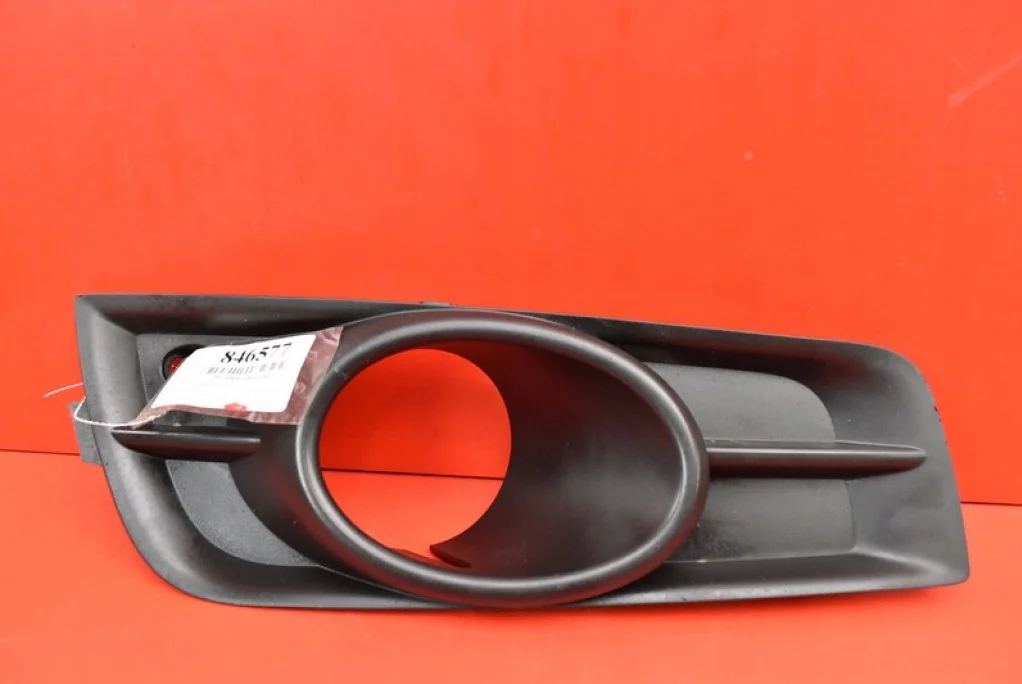 Grille de phare gauche Chevrolet Cruze 96981085