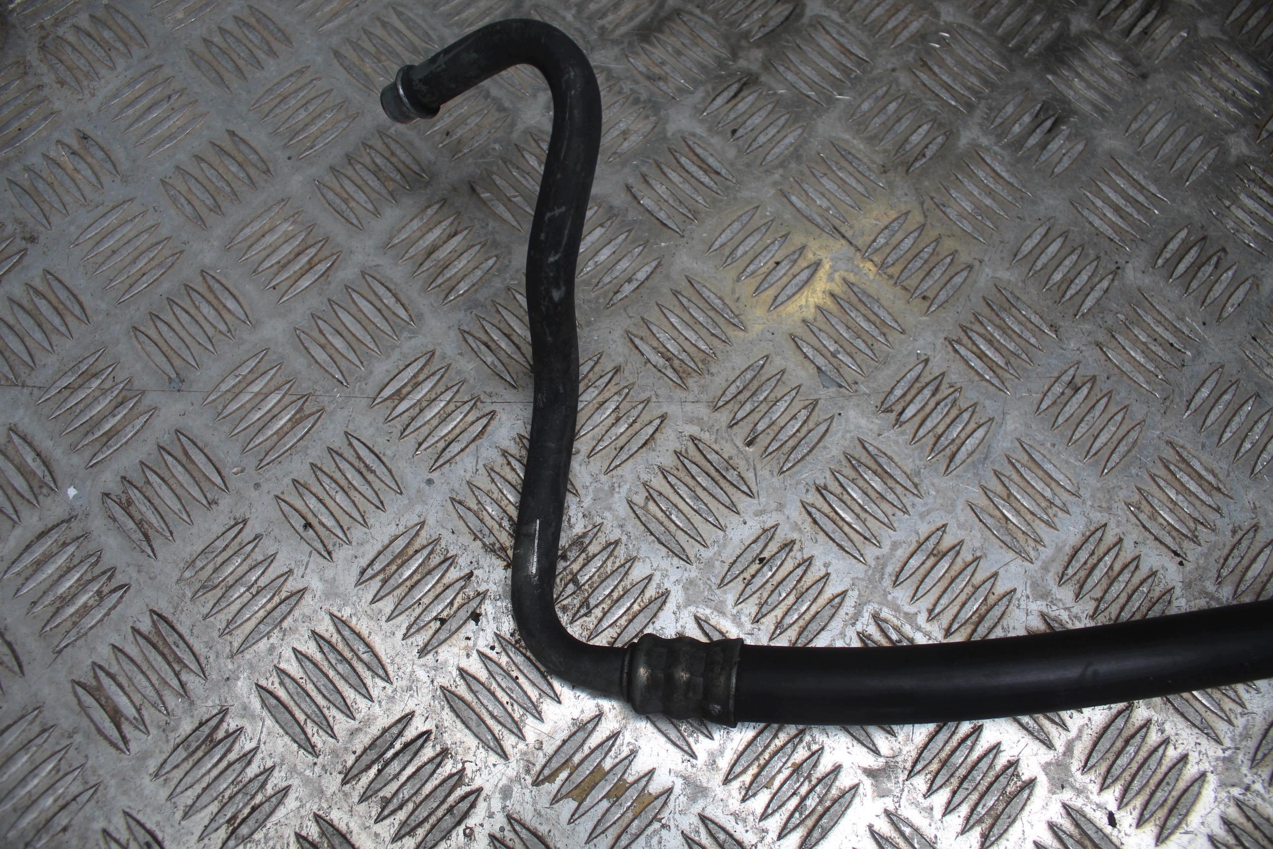 Öljynjäähdytinletku BMW 5 E39 OEM 2246696 - Käytetty