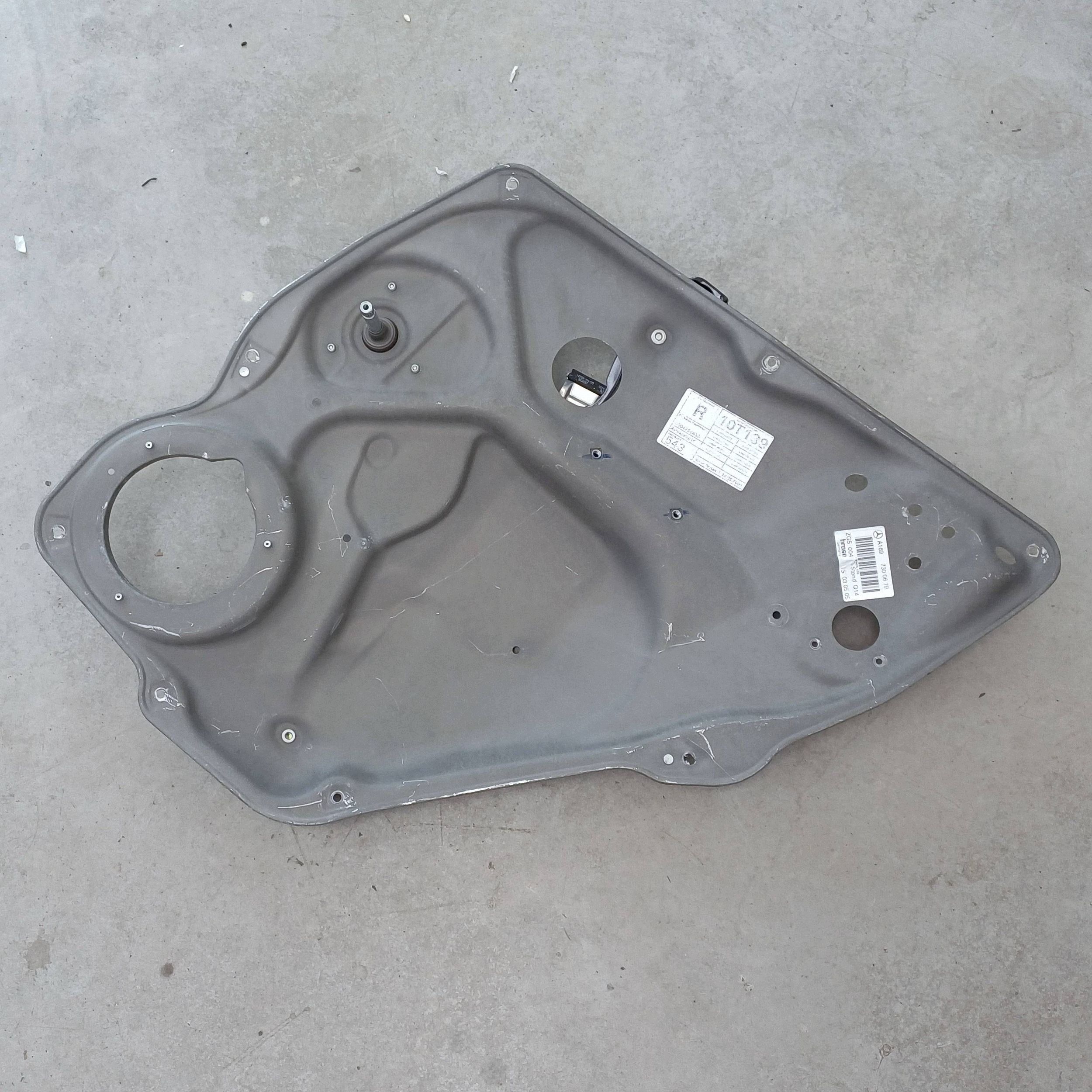 OEM A1697300679 Régulateur de vitre droite arrière image 2