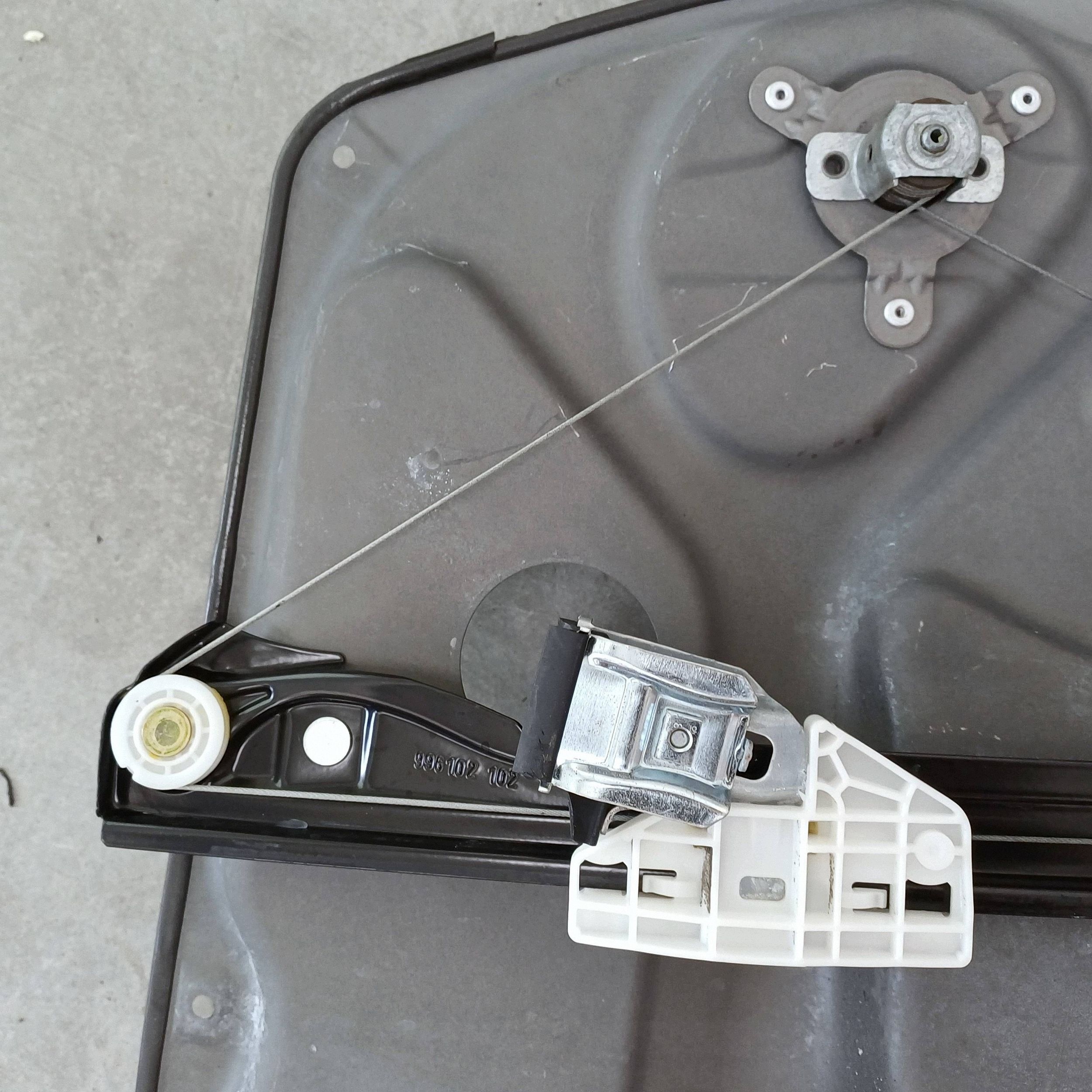OEM A1697300679 Régulateur de vitre droite arrière image 8