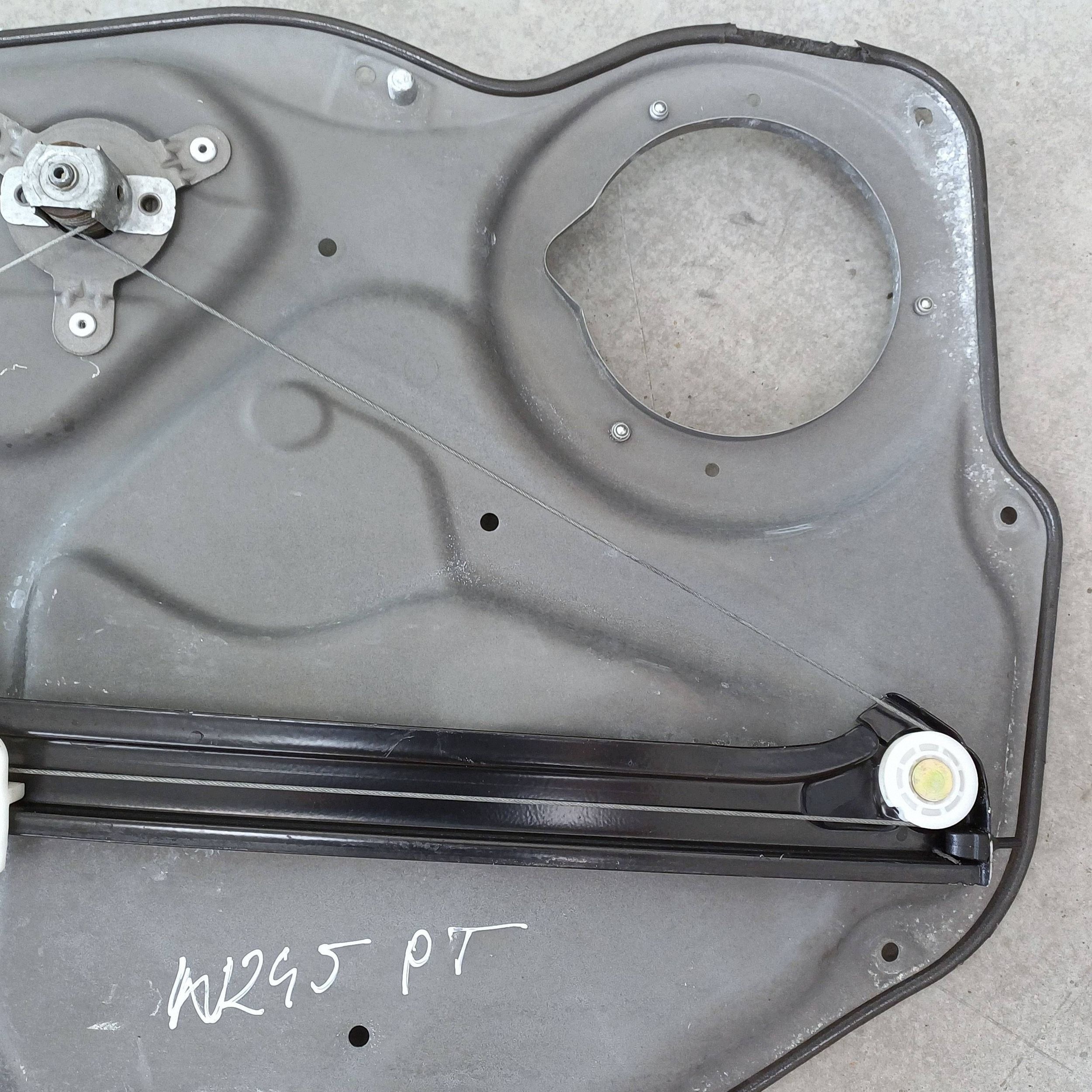 OEM A1697300679 Régulateur de vitre droite arrière image 9