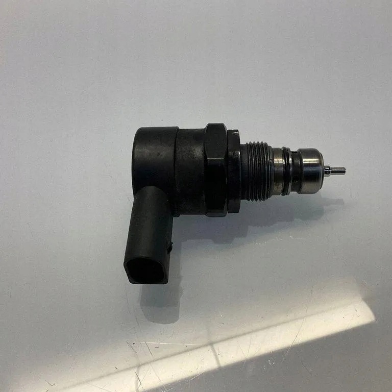 Mercedes-Benz Kraftstoffdruckregler OEM A6110780449