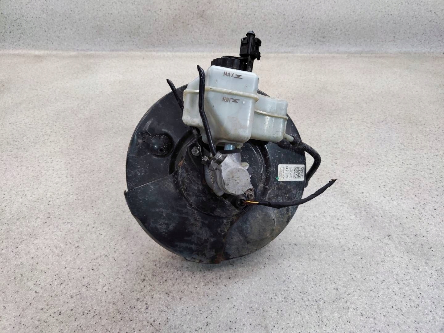 Pompe de frein servo VW Passat CC 3C1614105AJ image 2