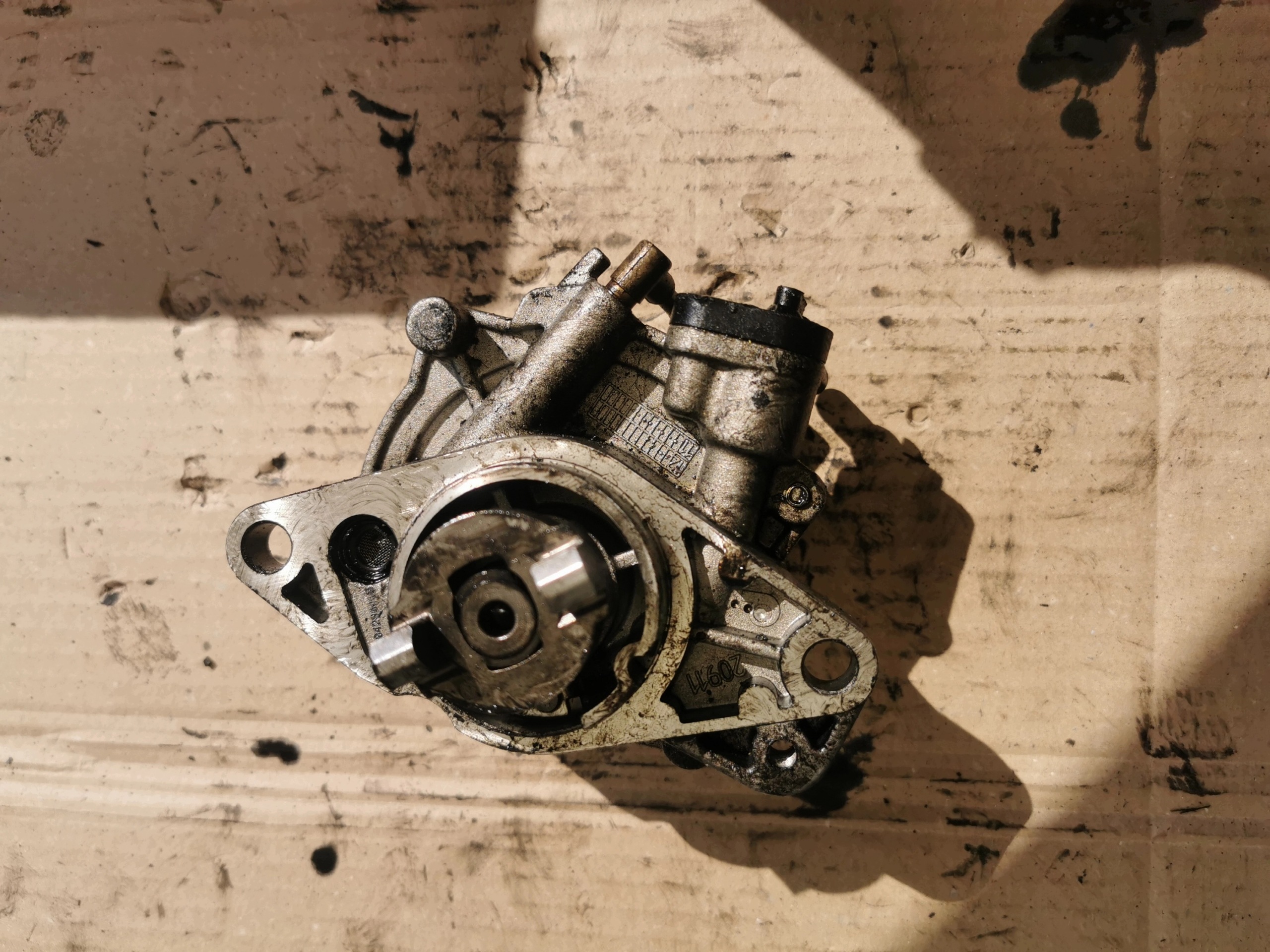 Vacuum pomp Opel Corsa D 2013 OEM 55221036 image 3