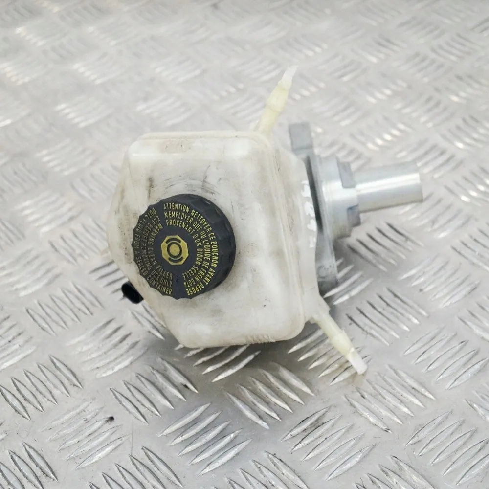 BMW Jarru sylinteri OEM 6796531 1-sarja F21 image 2