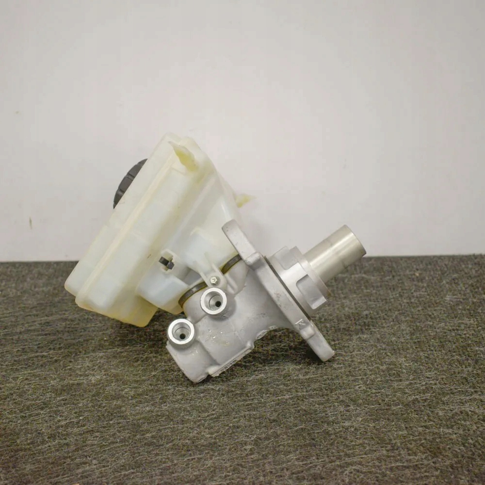 BMW Jarru sylinteri OEM 6794473 X3 F25 2.0L Diesel image 3