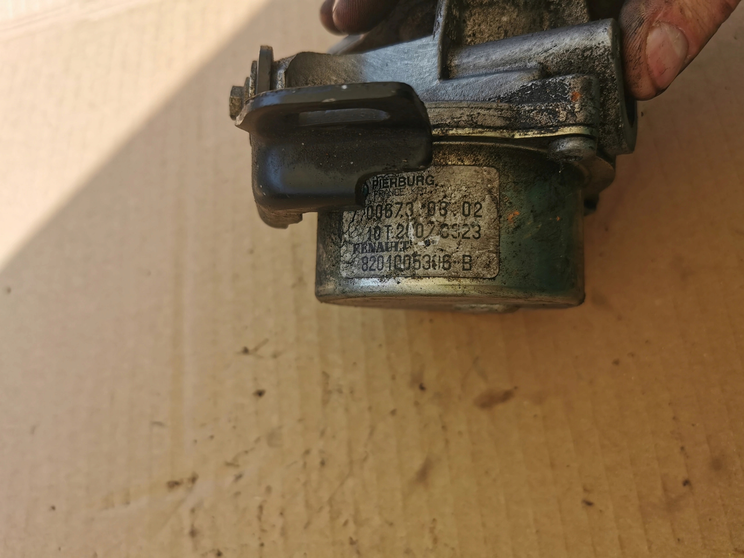 Imupumppu Dacia Duster 1.5L 2013 OEM 8201005306 image 3