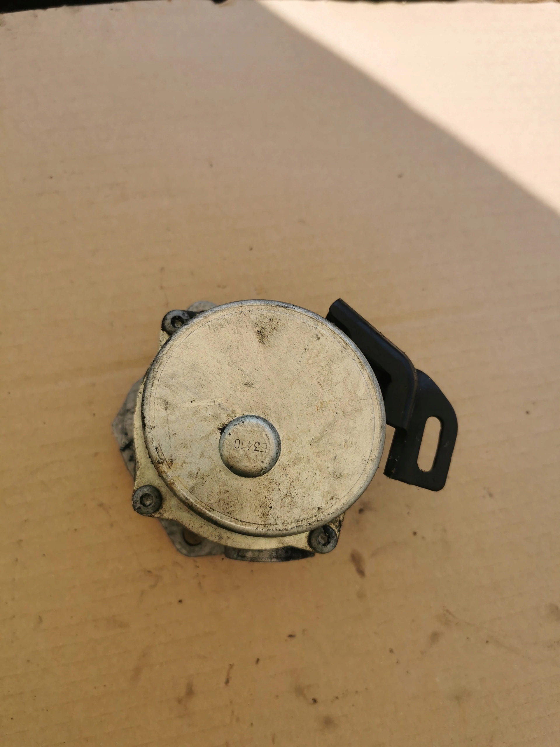 Imupumppu Dacia Duster 1.5L 2013 OEM 8201005306 image 5