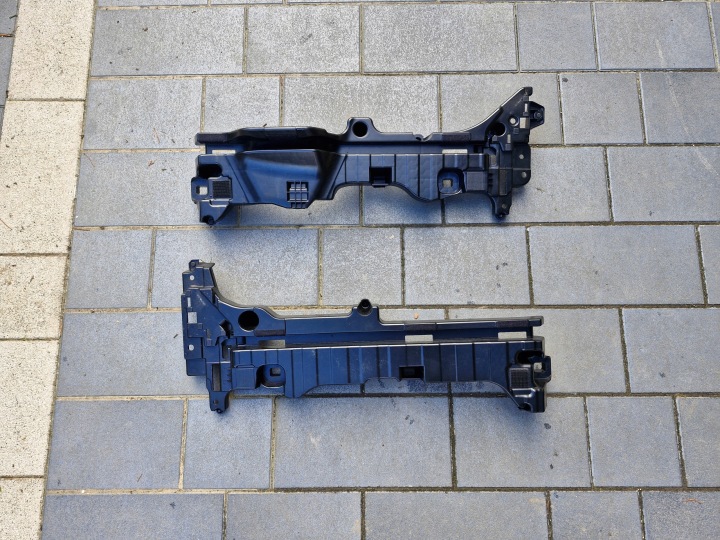 BMW G31 hybrid side cover bracket boot mount left or right