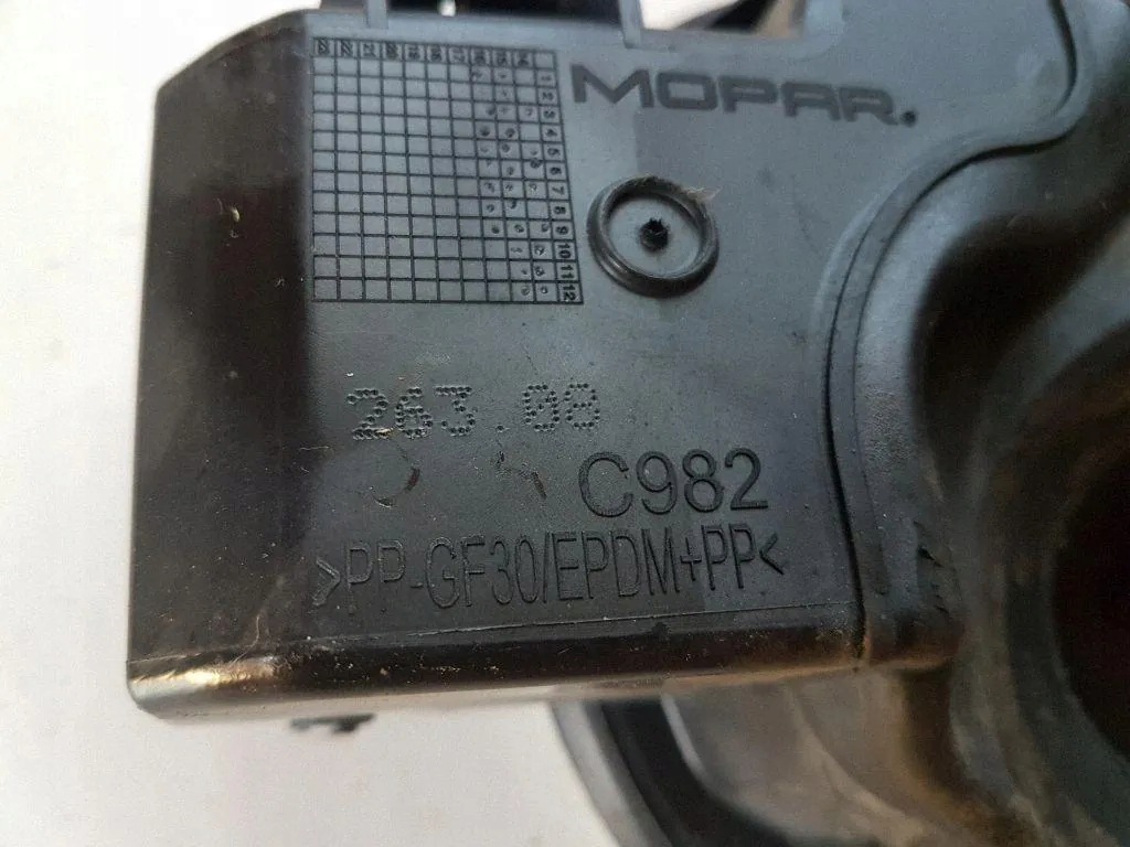 Bränsletanklock OEM C982 för Maserati Ghibli M157 image 4
