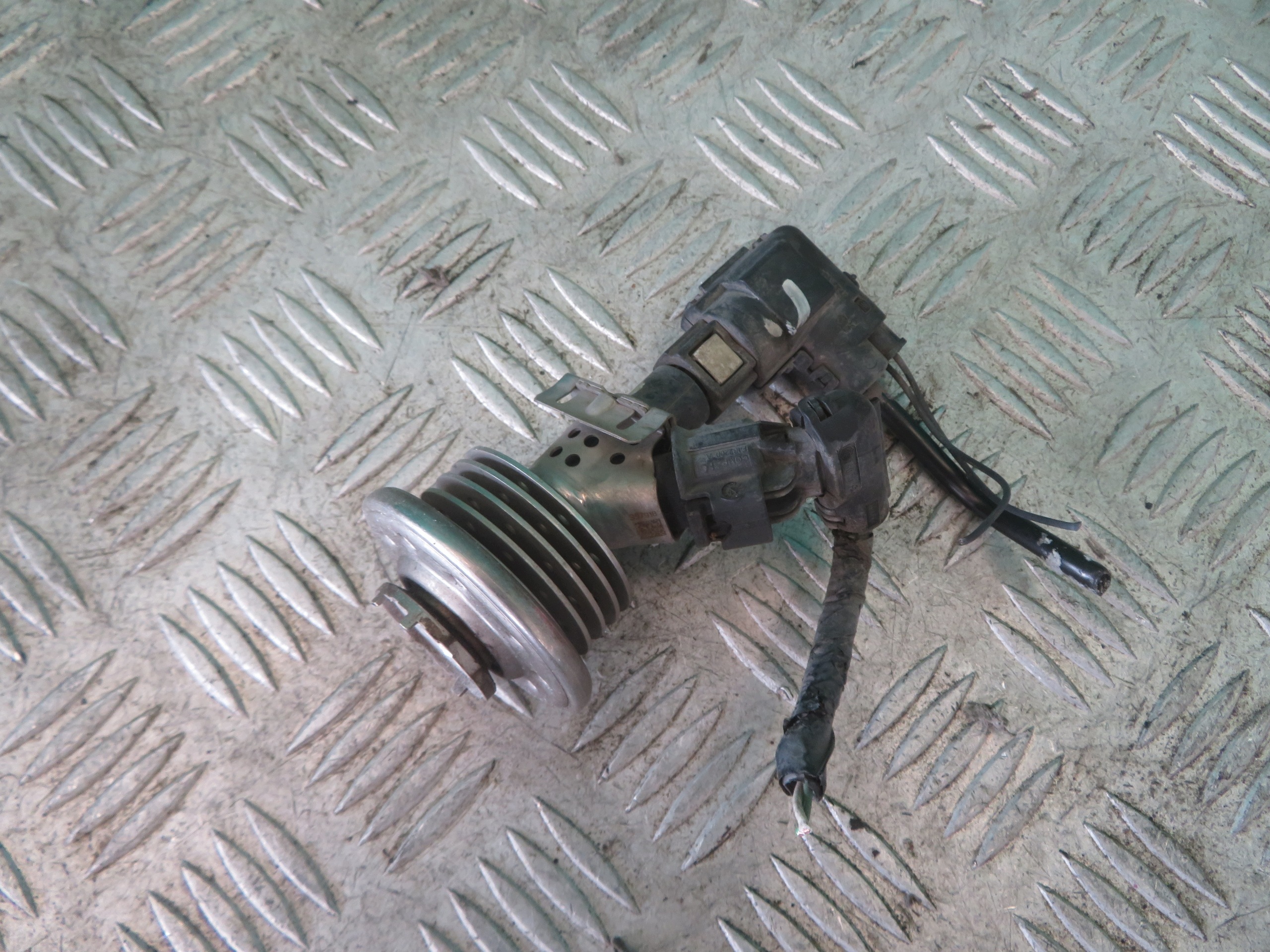 Inyector AdBlue OEM 208993839R para Nissan Navara 2.3L image 2