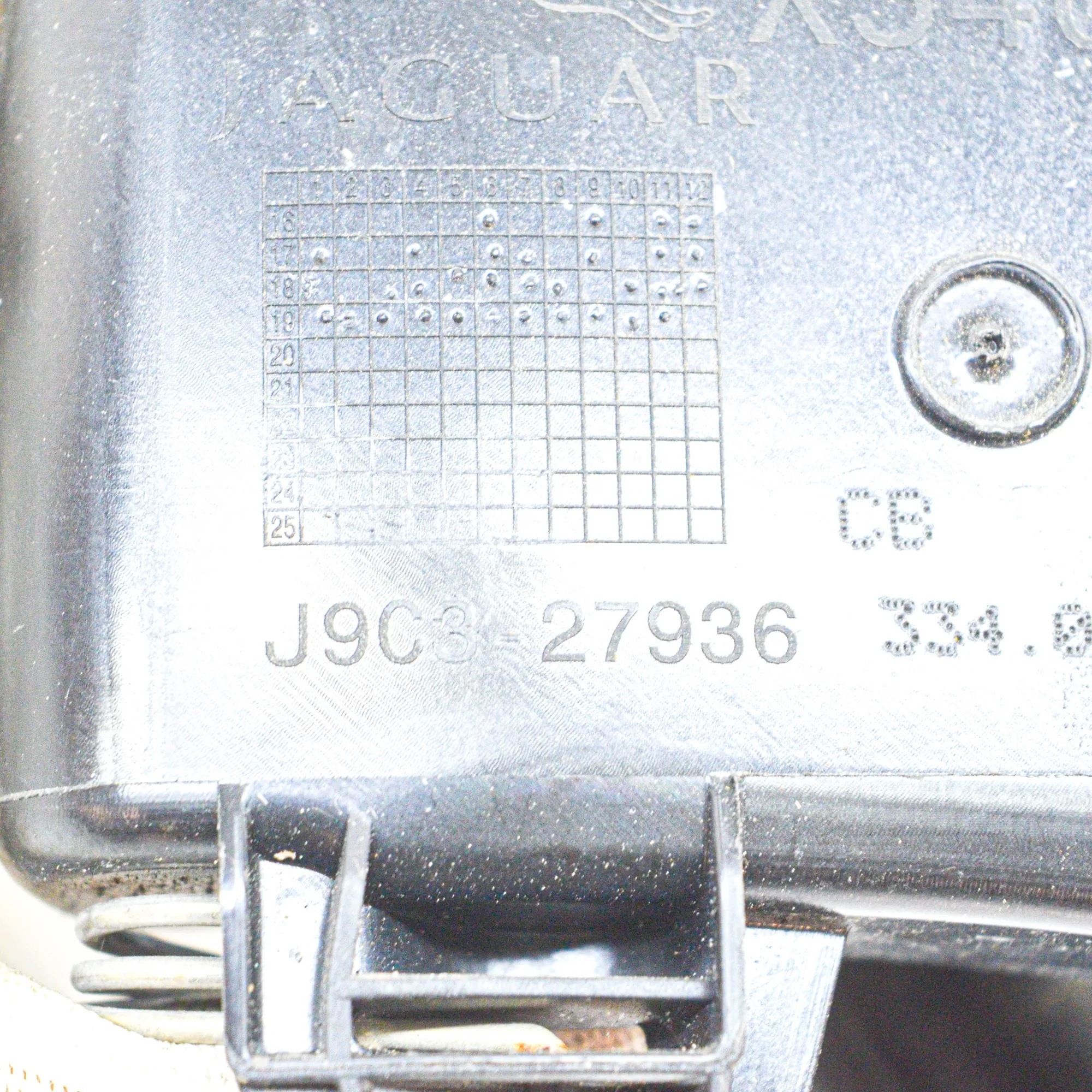 Trappe Réservoir Jaguar OEM J9C327936CB pour E-Pace image 7