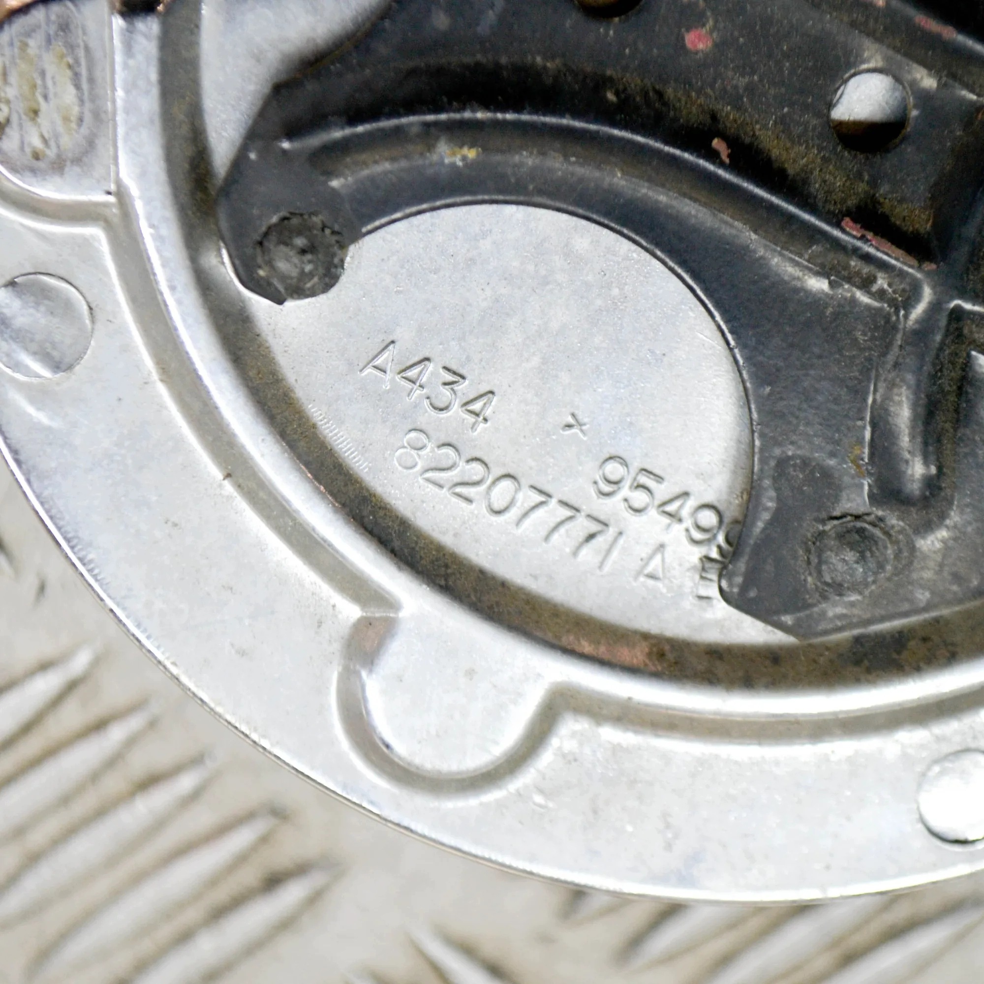 Bränsletanklock OEM 82207771AE för Dodge Nitro 2.8L image 6