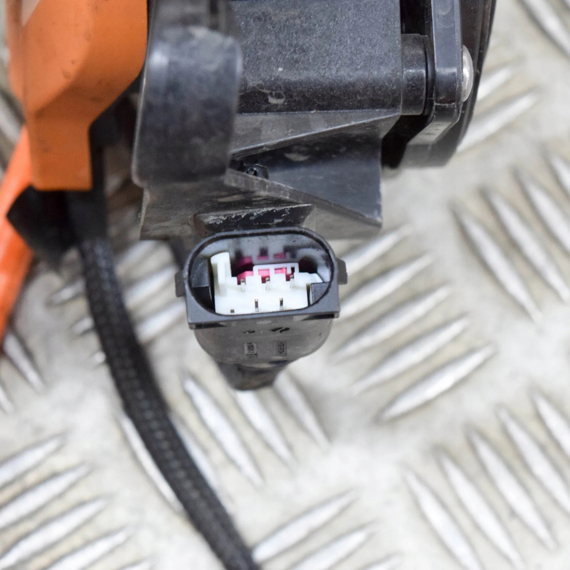 BMW Battery Charging Cable OEM 9488449 - Used image 4
