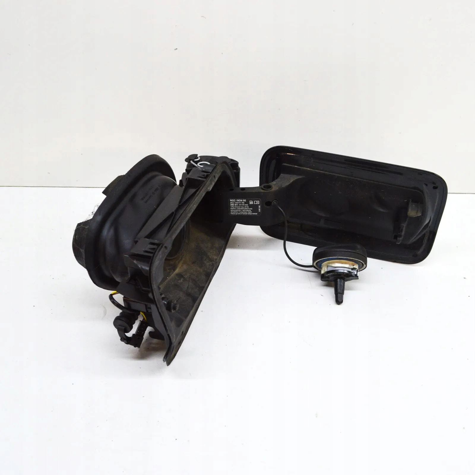 Tankklappe OEM 7350775 für BMW 3er F30/F80 image 4