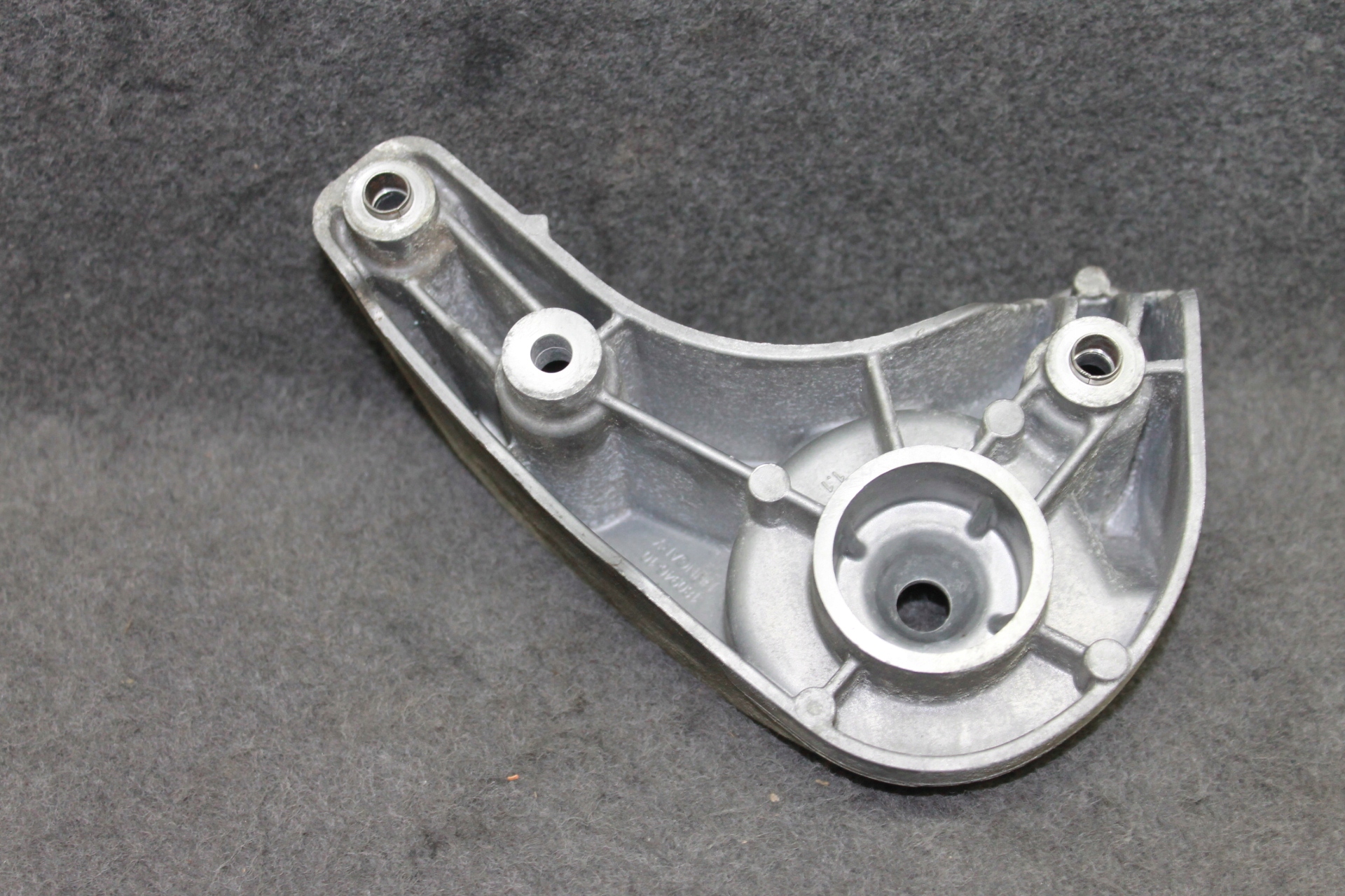 BMW Compressor Bracket OEM 7646904 - Used